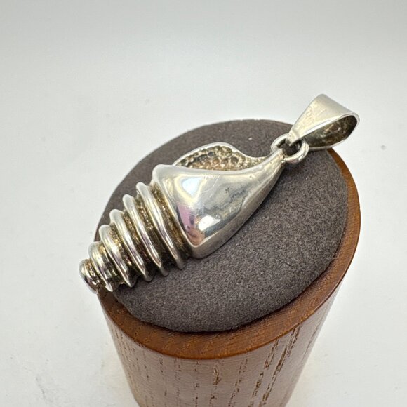 VTG Solid Sterling Silver 925 Conch Shell Design Textured Pendant Size 2" Length - Picture 3 of 13